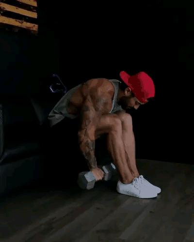 练肩怎么控制三角肌不发力,肩膀三角肌太厚怎么练薄