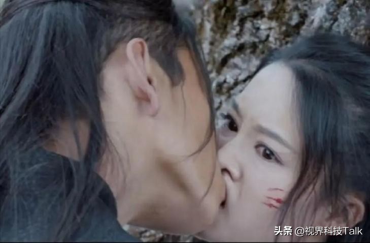 强吻、摸胸、掀裙底，这些男星究竟是真敬业，还是借戏揩油？