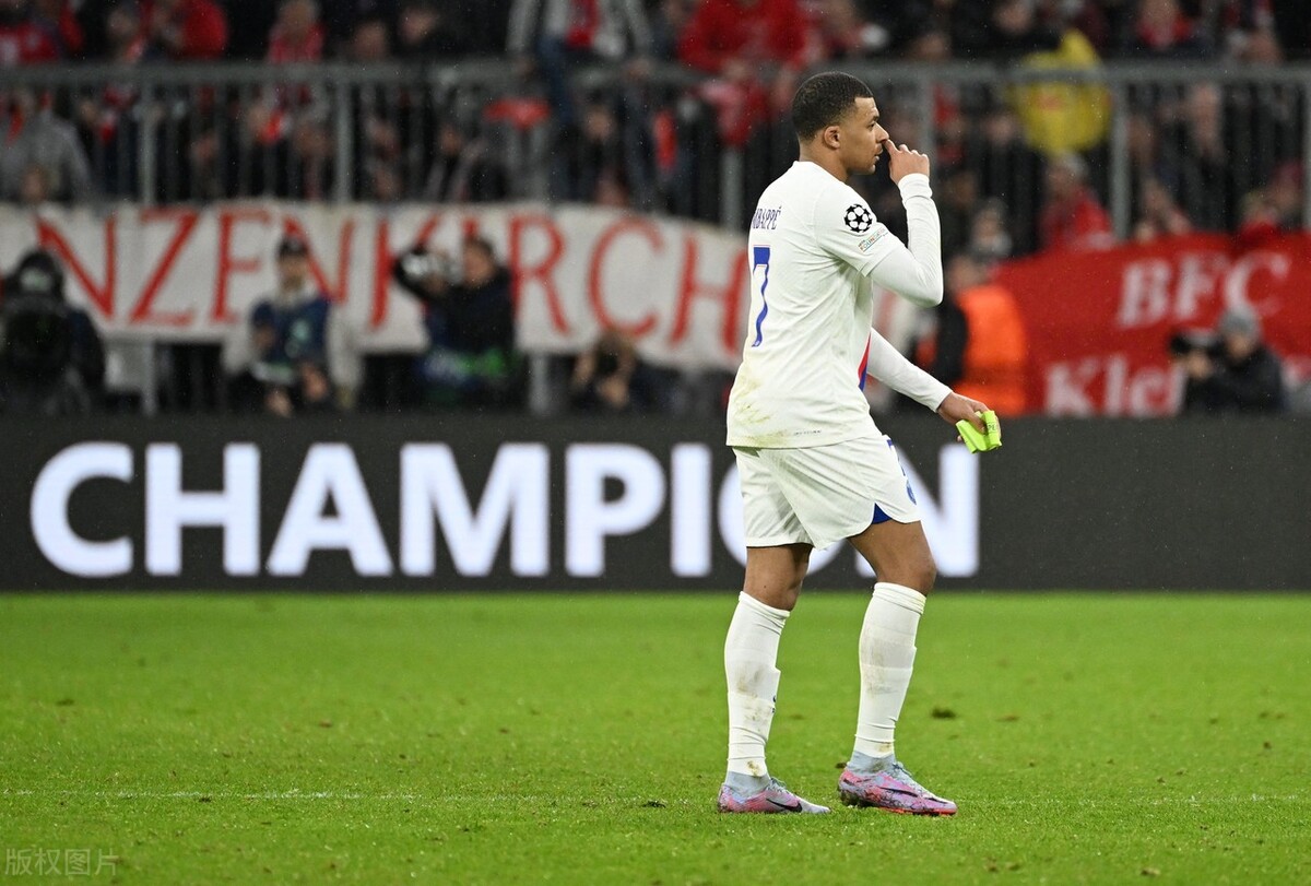 拜仁2比0巴黎梅西表现,欧冠巴黎对阵拜仁梅西突破被放倒