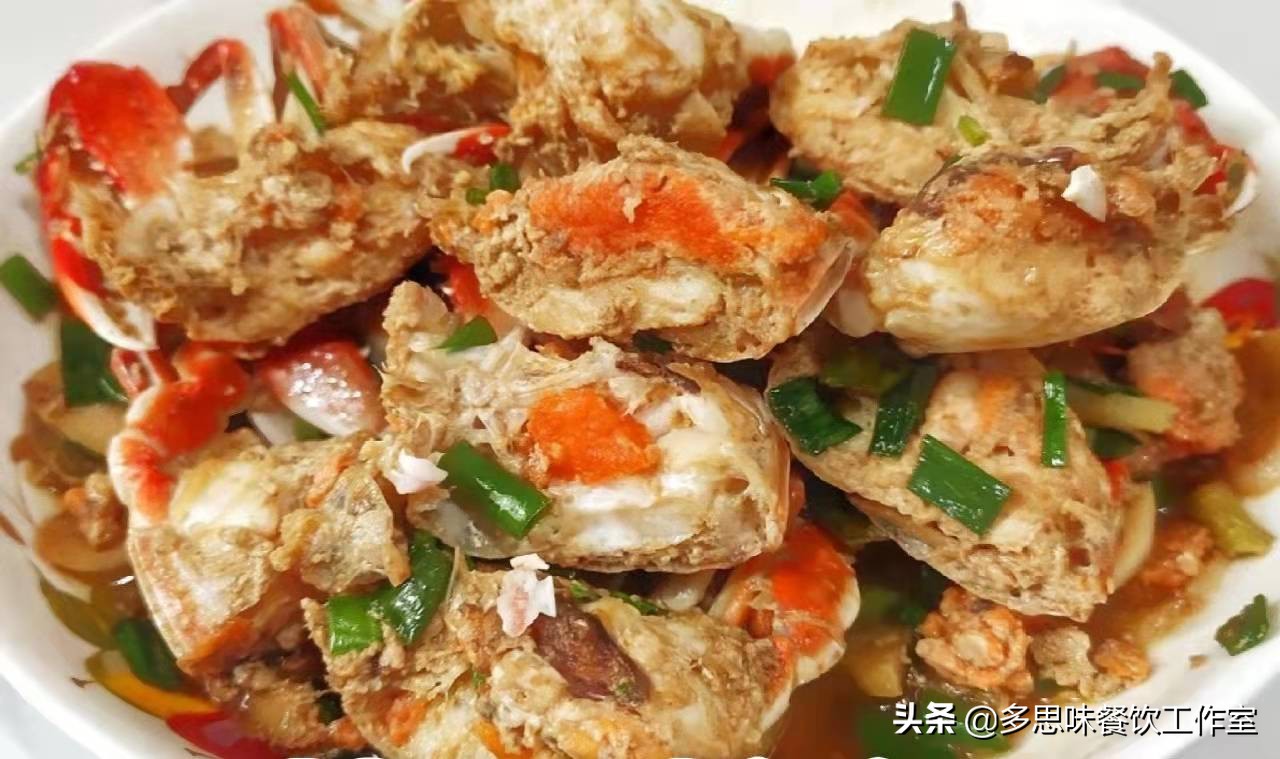 鲜香螃蟹拌面条,螃蟹烧杂鱼鲜香可口