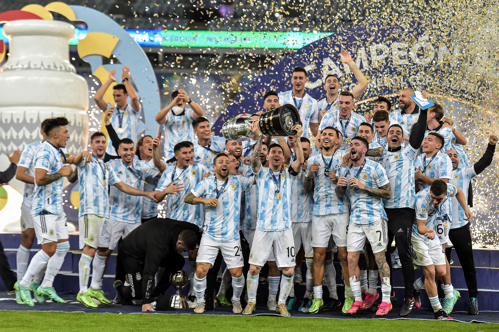 把梅西请到中国要多少钱,把梅西带入一线队