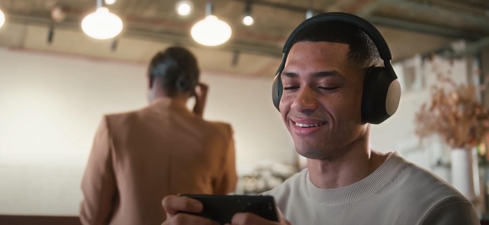 索尼头戴式降噪耳机wh-1000xm5,苹果耳机airpodspro2和索尼wh-1000xm5