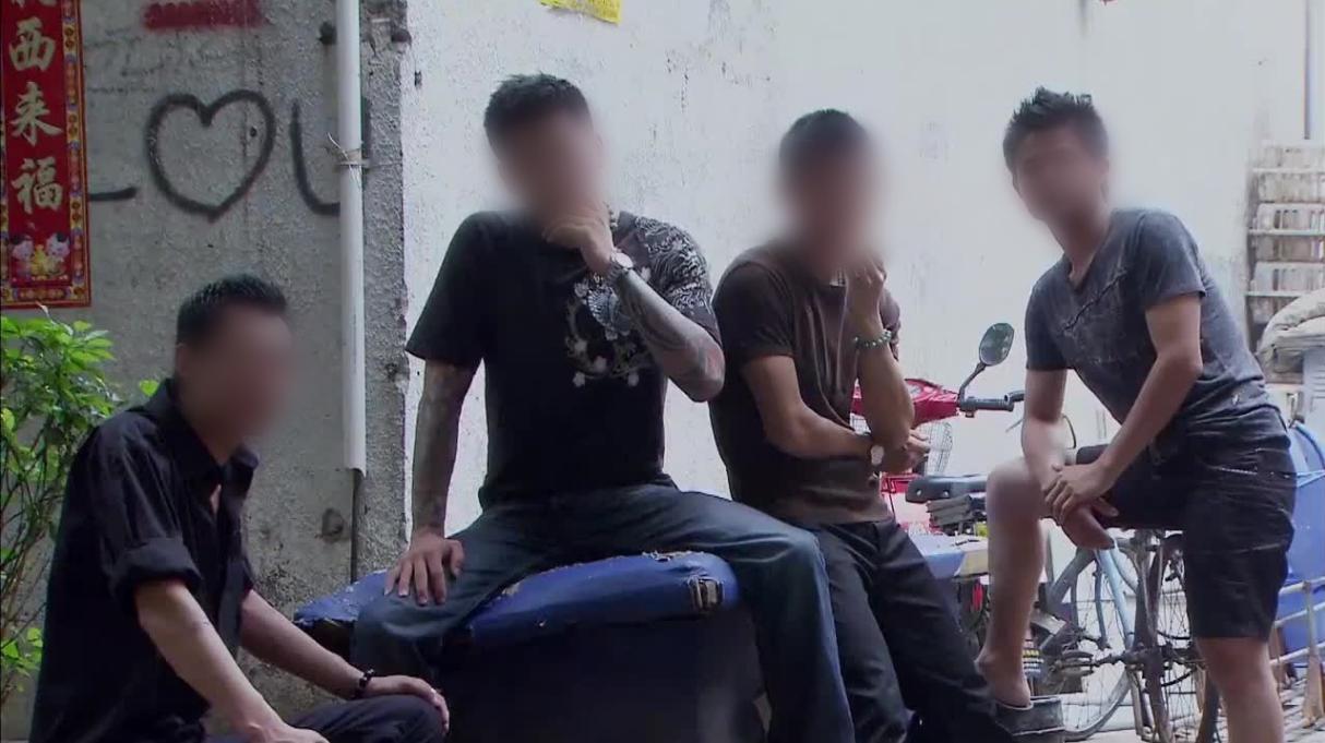 妹妹和姐夫一起睡，姐姐无奈睡一起，老丈人得知报复上门女婿