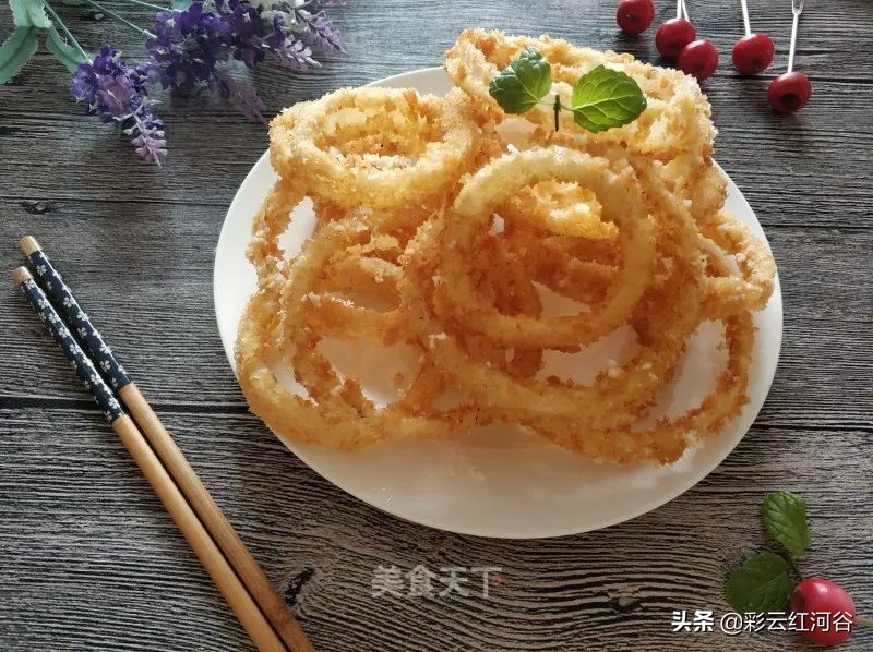 炸洋葱圈香酥脆脆的好吃,炸洋葱圈有什么功效