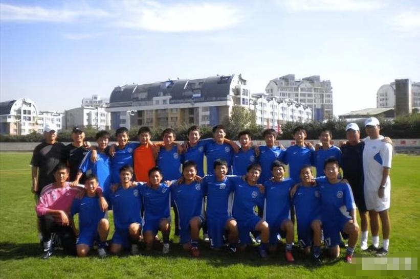 天津踢足球小伙和外国媳妇,天津踢足球小伙与乌克兰媳妇