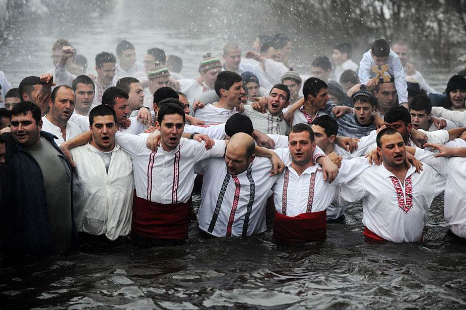 保加利亚盛产玫瑰吗,保加利亚盛产玫瑰精油的条件