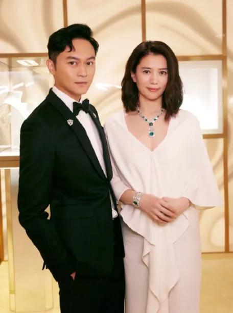 在香港，人们是怎么被文言文*脑洗**成“港独”的？