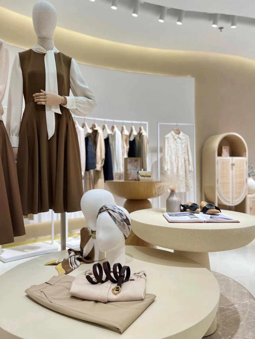 暴涨149%！服装Q1业绩异常亮眼，高端女装：一天轻松赚110万