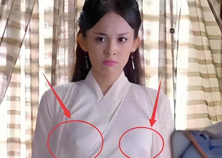 胸罩*点露**,花式泳衣,这些辣眼睛的操作,导演肚子里没一点墨水吗