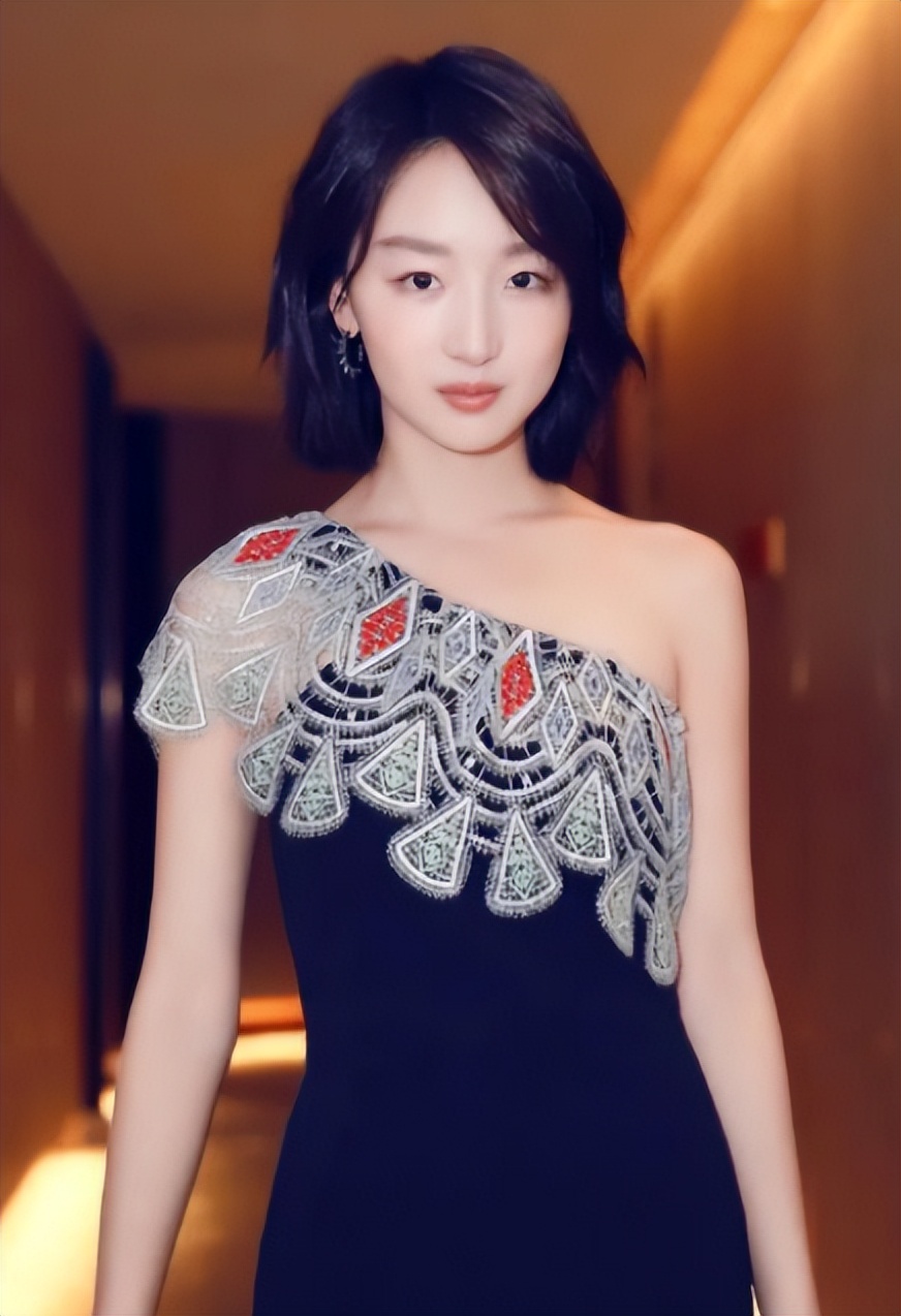 周冬雨经历了很长的低谷期,太妹后来怎么样了