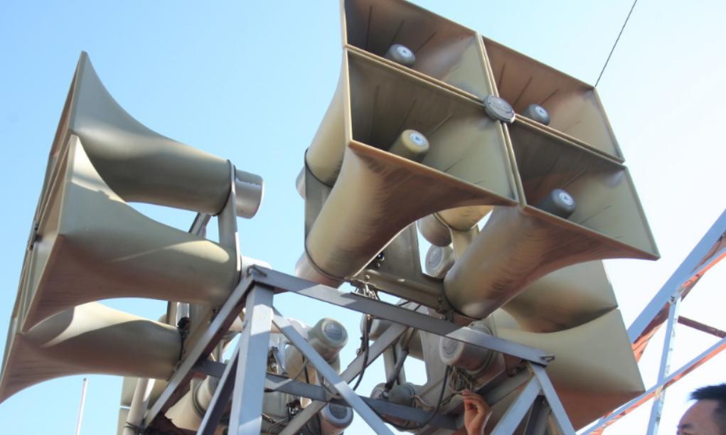 战时防空警报是怎么感应响起来的,防空警报器为什么要响