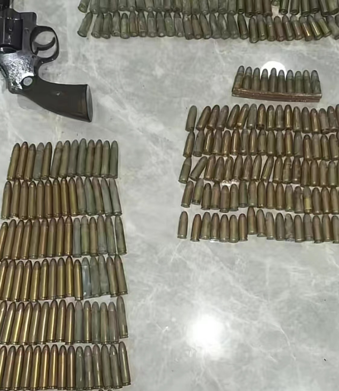 致敬缅怀伟大英勇的战斗英雄,致敬中国每一位英勇平凡的英雄