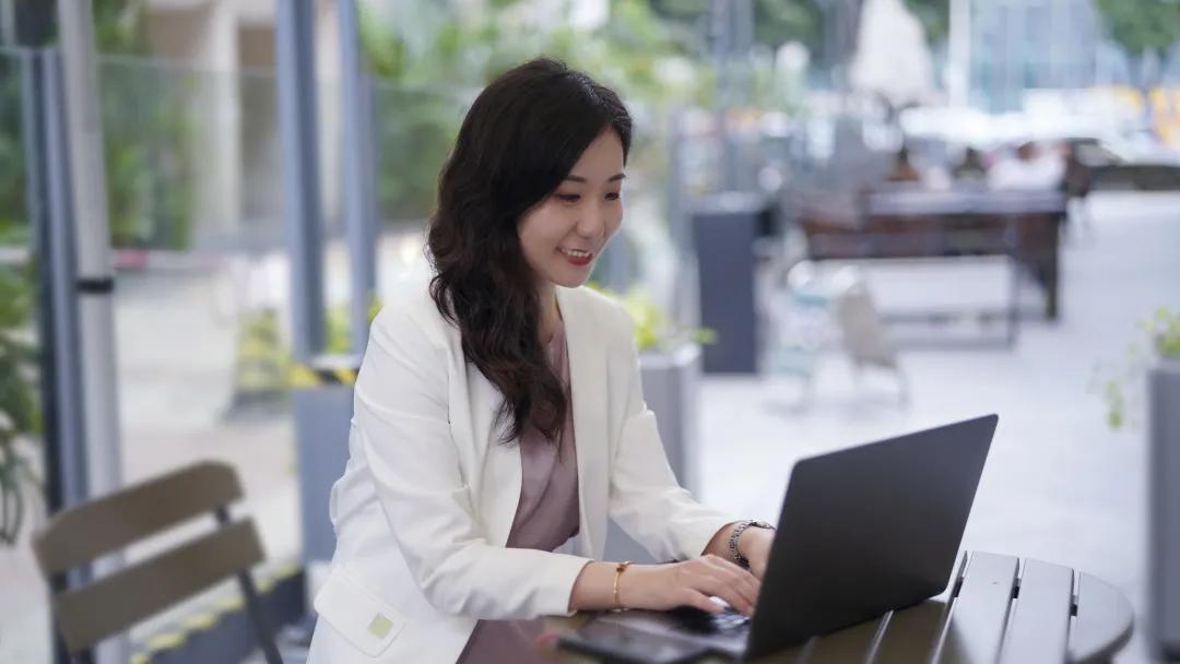 女孩为爱走天涯哭了,女生为爱走天涯