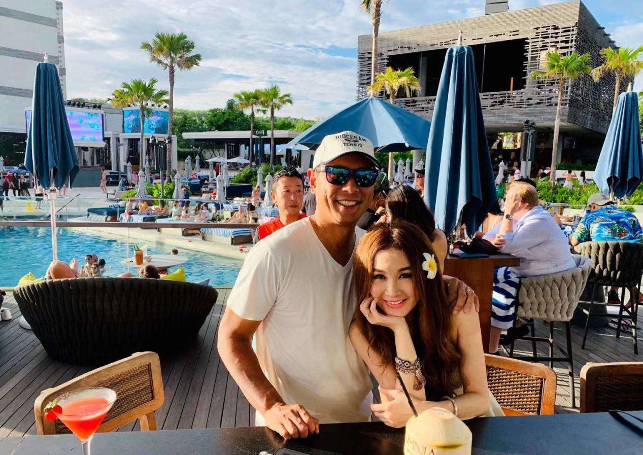 温碧霞刚出道时拍过什么电影,温碧霞最早期的电影吻戏