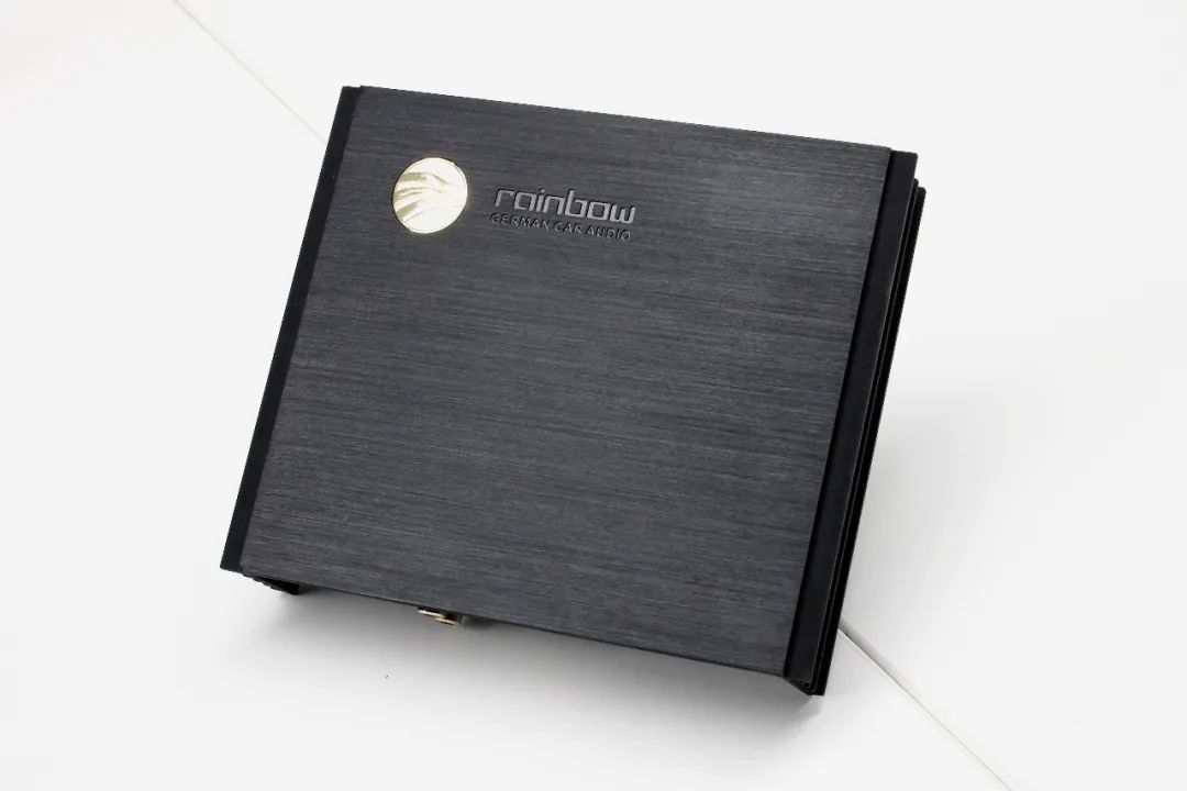 精准切入市场盲区，彩虹“西装暴徒”4路大功DSP为何如此火爆？