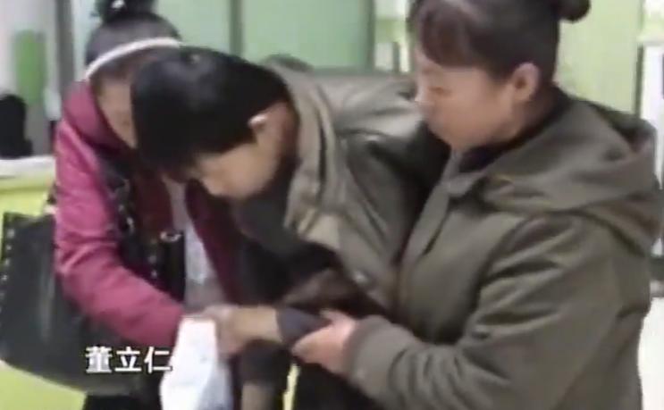 17岁男孩头痛被送进医院，医生一看X光片直接傻眼：没救了