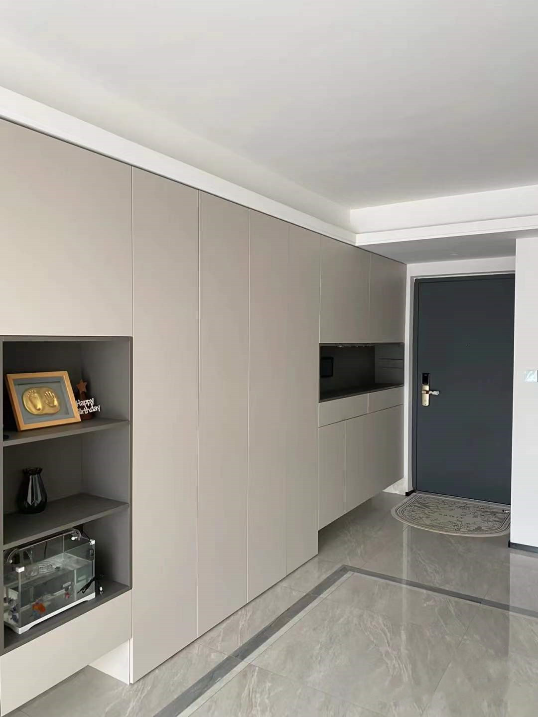 入户门后侧墙柜怎么设计收纳,家里收纳不够用别只知道满墙柜子