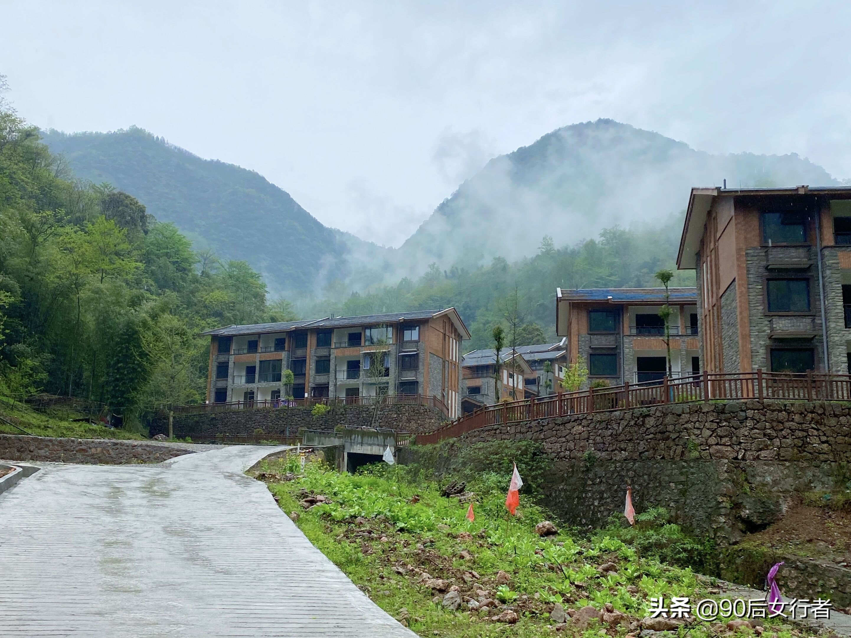 雨天徒步十里长山凹,走进大自然翻山越岭户外徒步