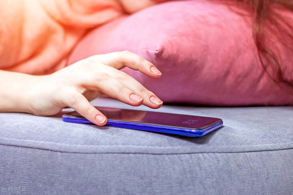 手机晚上关机还是不关机好,手机晚上关机好还是不关机好