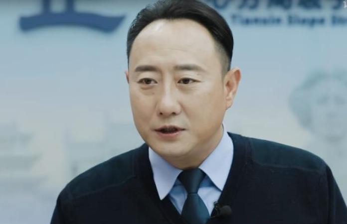 网红交警谭乔名场面,拯救无数司机的“网红交警”谭乔