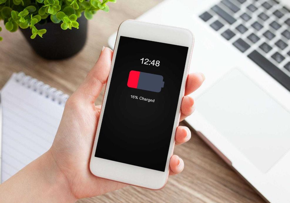 为什么有电的手机第二天没电了,如果你的手机始终没电该怎么办