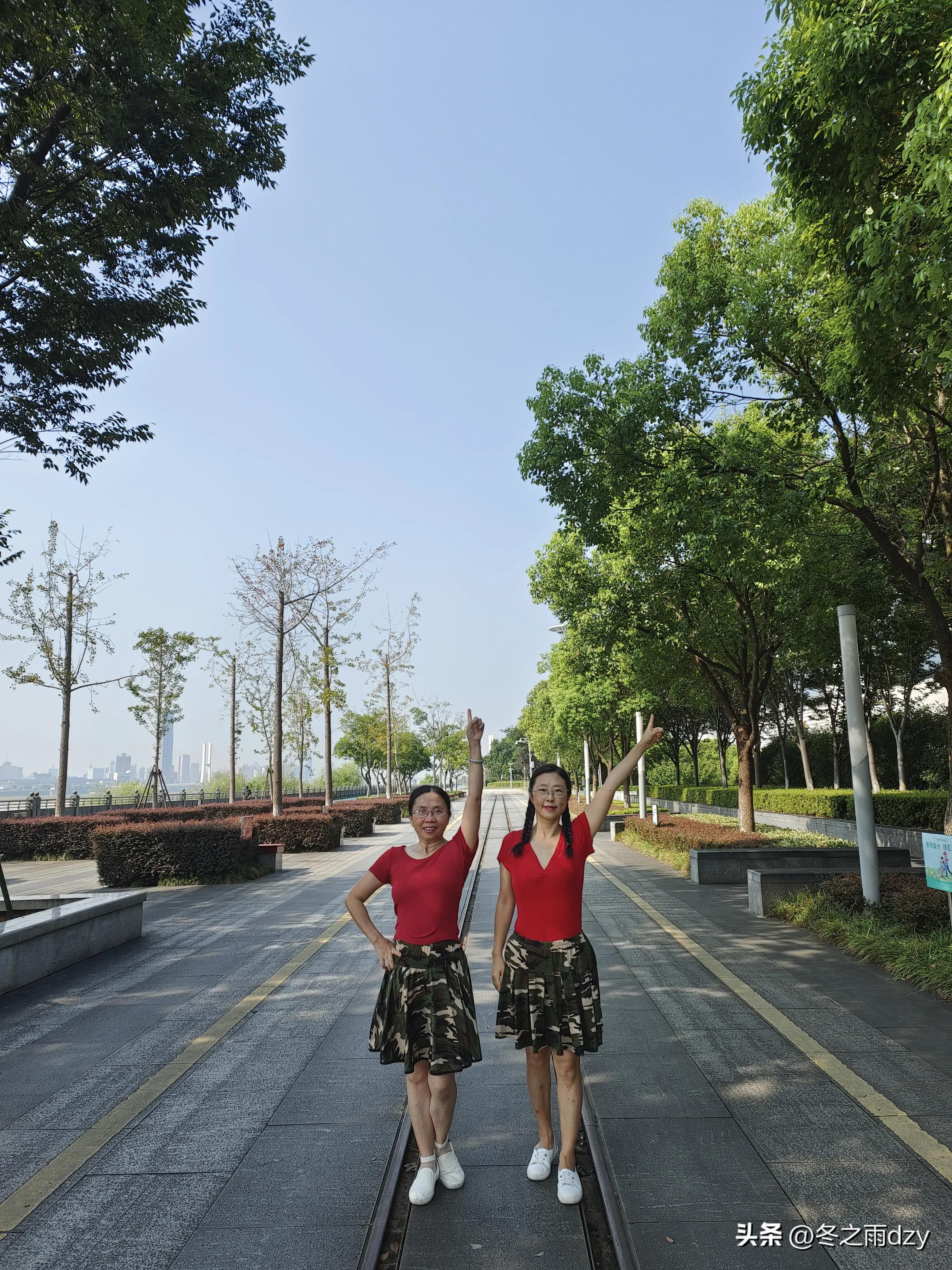 南昌舰主题园凤凰洲湿地公园,凤凰洲建军广场