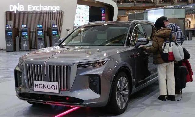 红旗h9迪拜王子款,红旗h9和丰田亮相迪拜车展