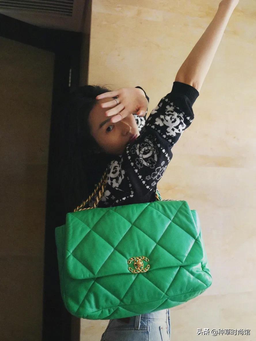 大牌包包入门推荐3000左右黑色,今年最值得入手的大牌包包推荐