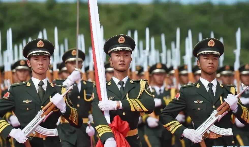 毛启国：*警武**07式警衔肩章图鉴