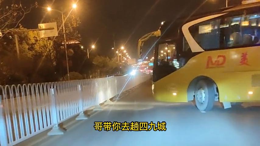 20岁富二代花几百万买法拉利，和女友逛街时遇到加代，醋意大动