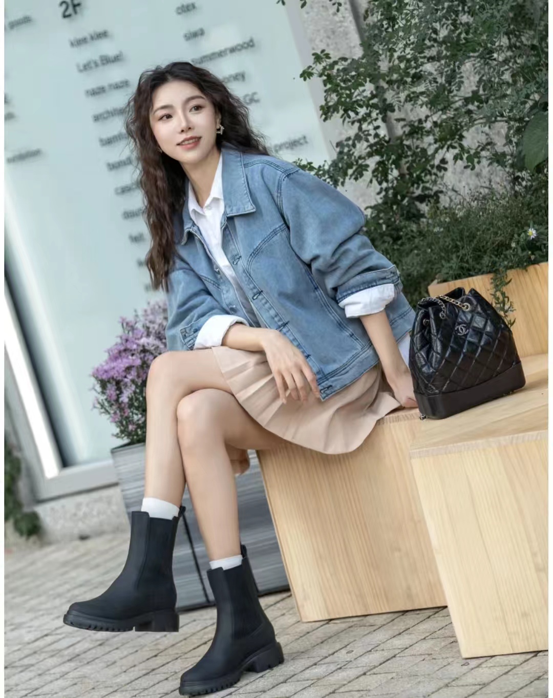 牛仔外套的最佳搭配小版型,牛仔外套怎么穿好看又时尚