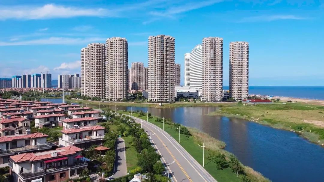 29岁单身没有工作,29岁青年花300月租实现海景房自由