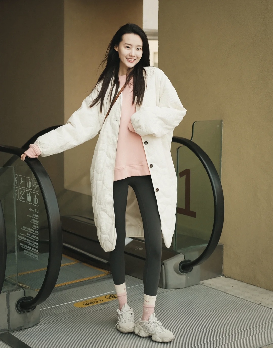 瑜伽裤穿出自然不做作风情,瑜伽裤穿出高级感