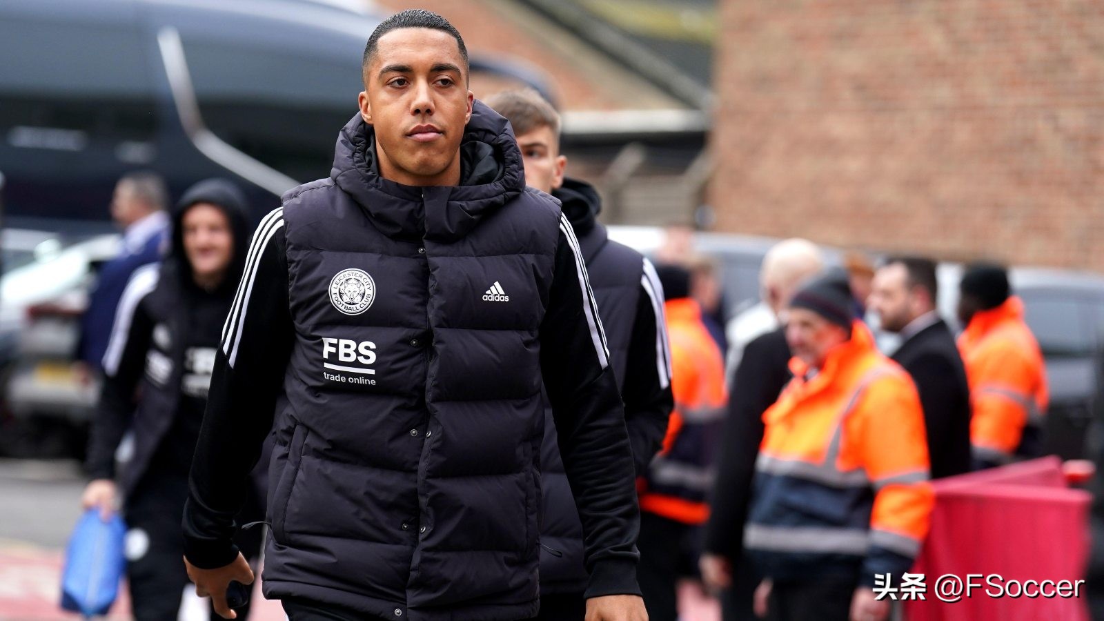 蒂勒曼斯同意在与莱斯特城的合同到期后加盟维拉