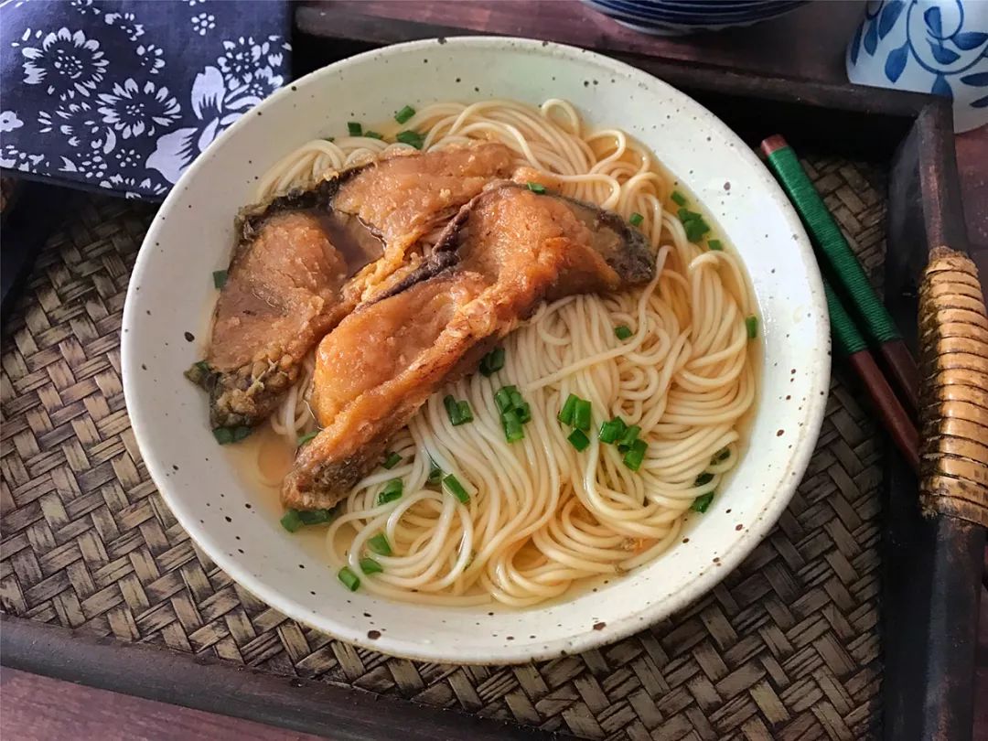 草鱼焖鱼家常做法,酥焖草鱼怎么做好吃