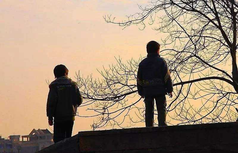 山东66岁老人自办活人出殡,山东省一位66岁老人办活人葬礼