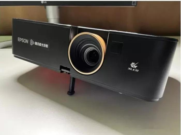 推荐几款家用灯泡投影仪,灯泡投影仪好还是智能投影仪好