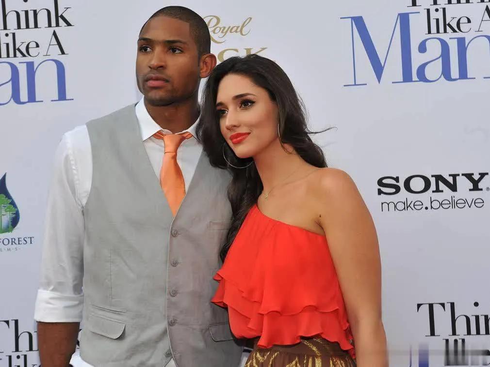 NBA最美10大娇妻，瓦妮莎守寡三年，一位世界小姐8年生5娃