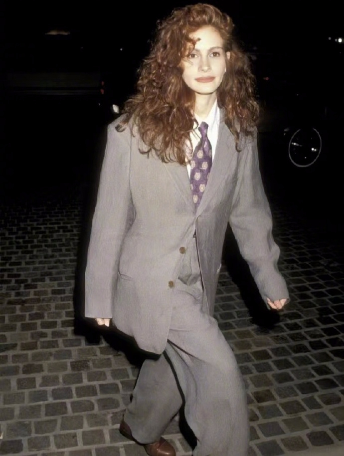 oversize的粉色西装怎么搭配,oversize黑西装复古穿搭