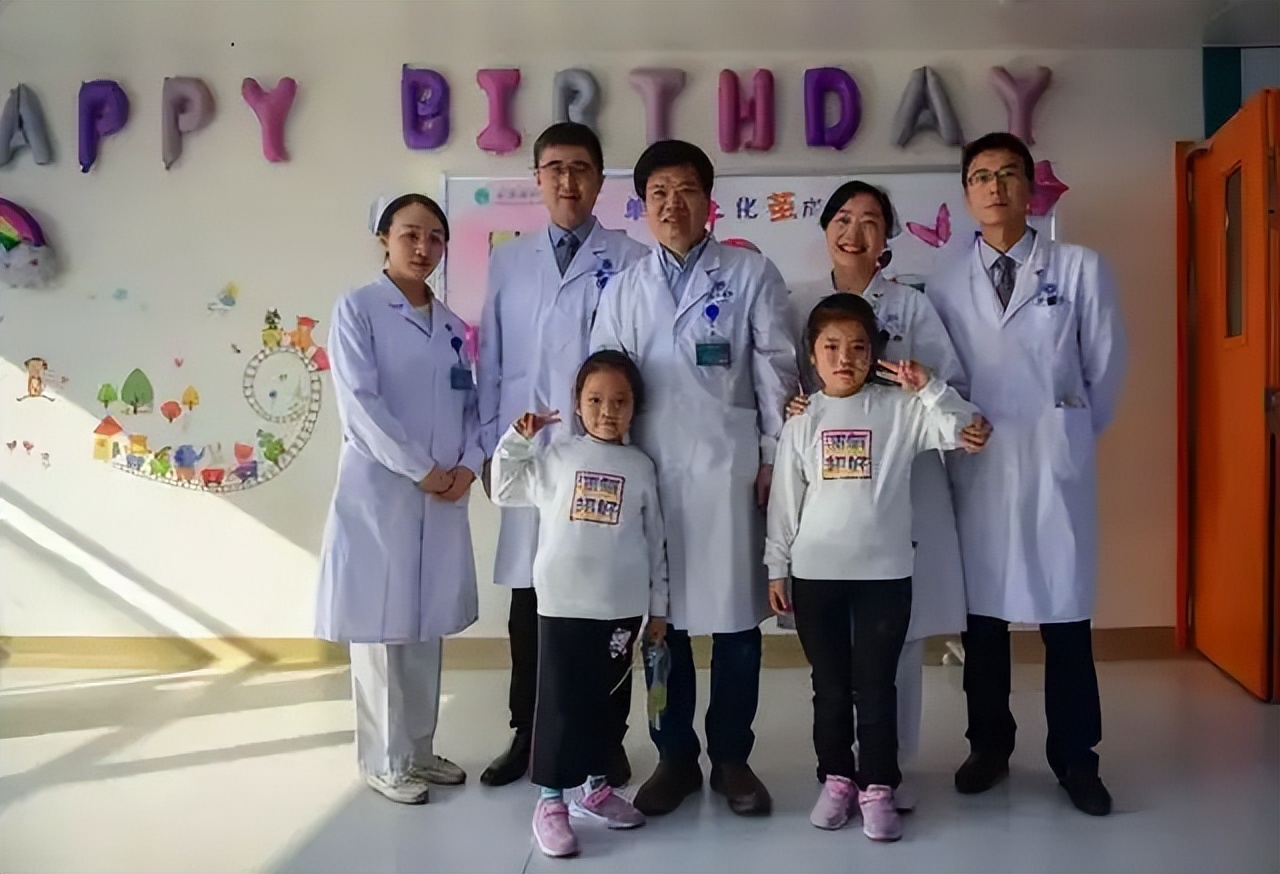 产妇在武汉诞下四胞胎,产妇诞下双胞胎兄弟