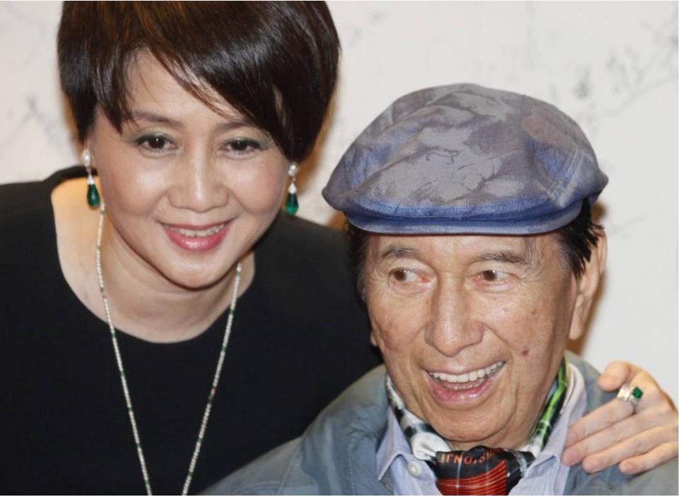 梁安琪何超欣逛街,梁安琪何超欣豪宅