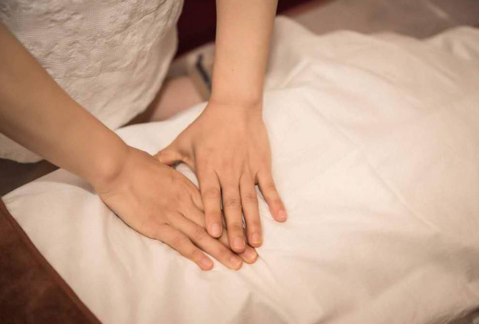 治疗腰椎间盘突出的手法,二步十法治疗腰椎间盘突出