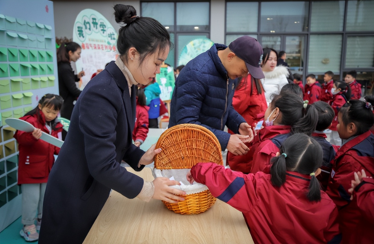 “我的梦想是超过同桌”华爱学校新学期，每个孩子都溢满七彩希望