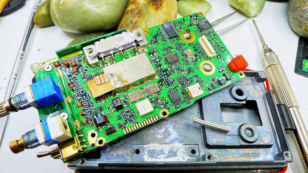 对讲机进水以后按了几下不会响了,车载电台对讲机进水了怎么处理