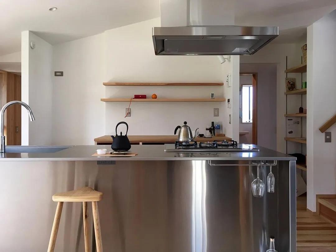 厨房装修用不锈钢橱柜,厨房装修橱柜全部用不锈钢好不好