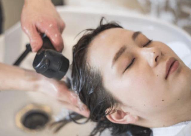 为什么头皮老是长脓包痘痘,为什么头皮长脓包还会出脓水