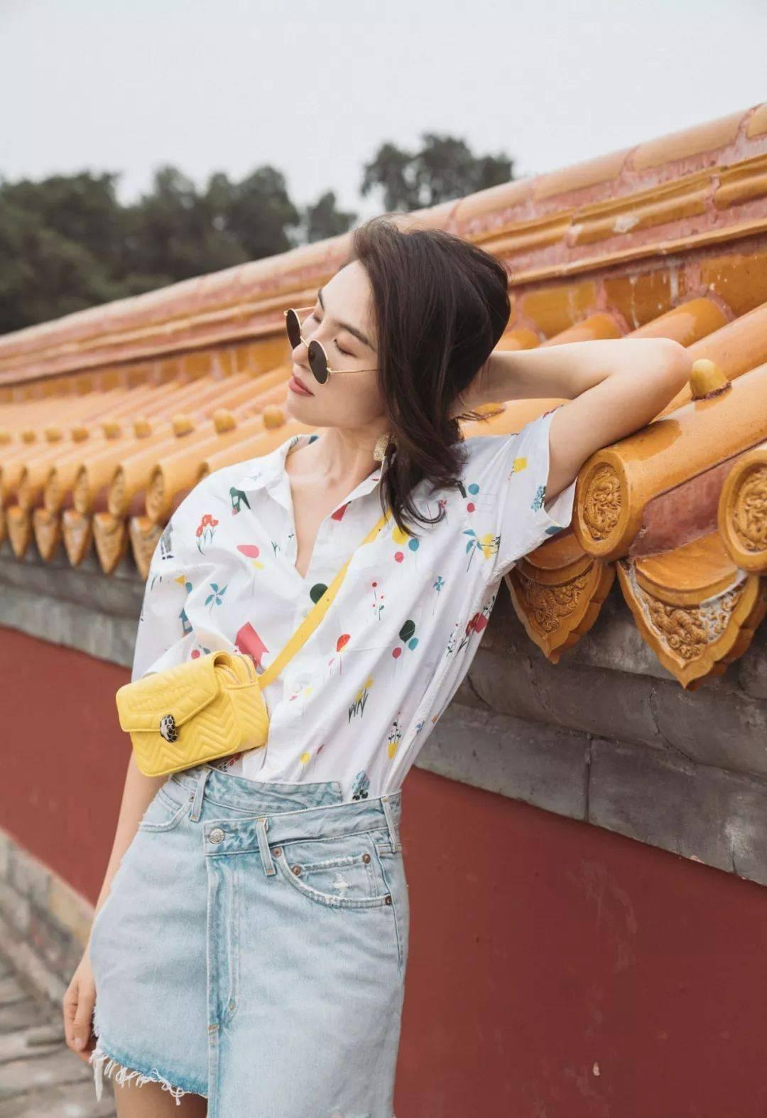 衬衫+半裙，这样穿显瘦显女人气息，上学工作约会一套解决了