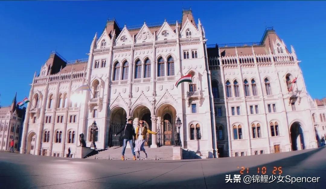 我在布达佩斯，收集了很多秋天送给你