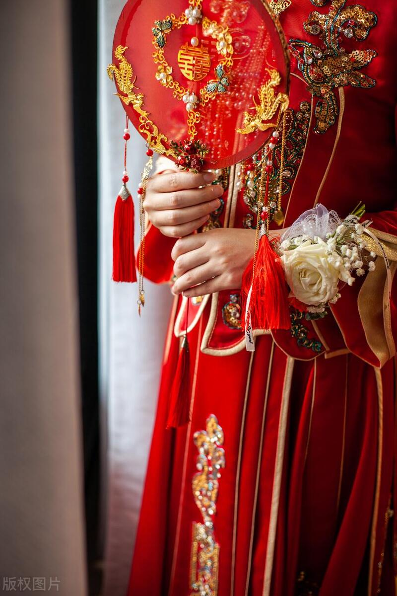 石榴裙代表什么,石榴裙代表了什么