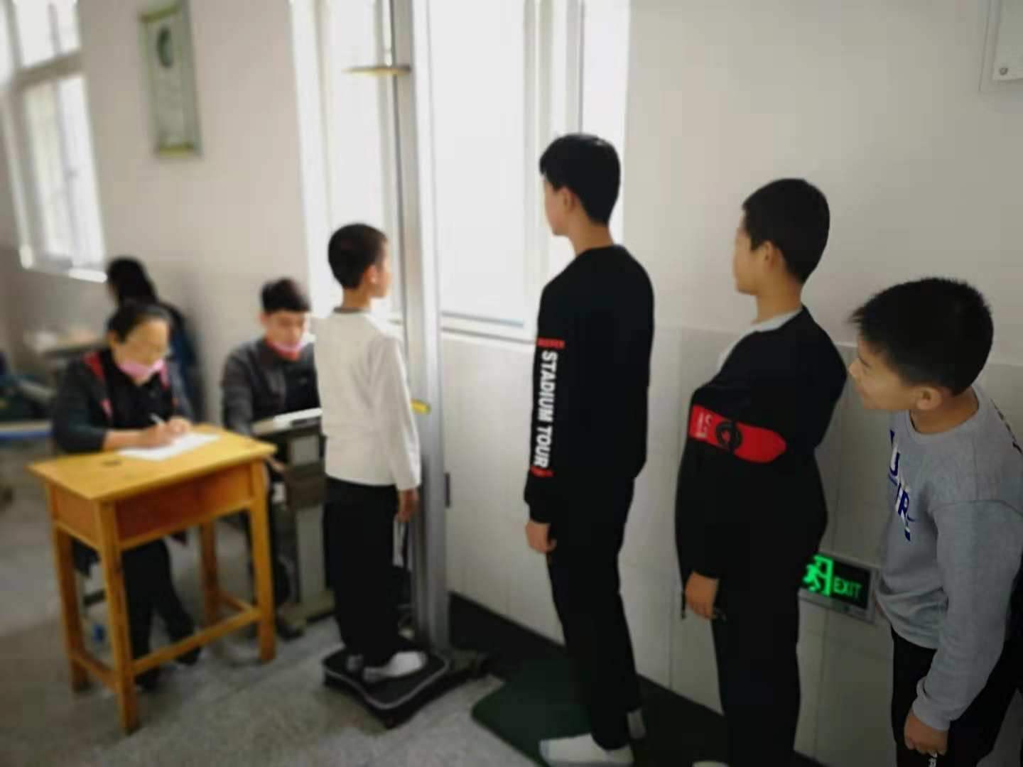 生长发育期小孩如何提高身高,儿童小学时期怎么才能长高